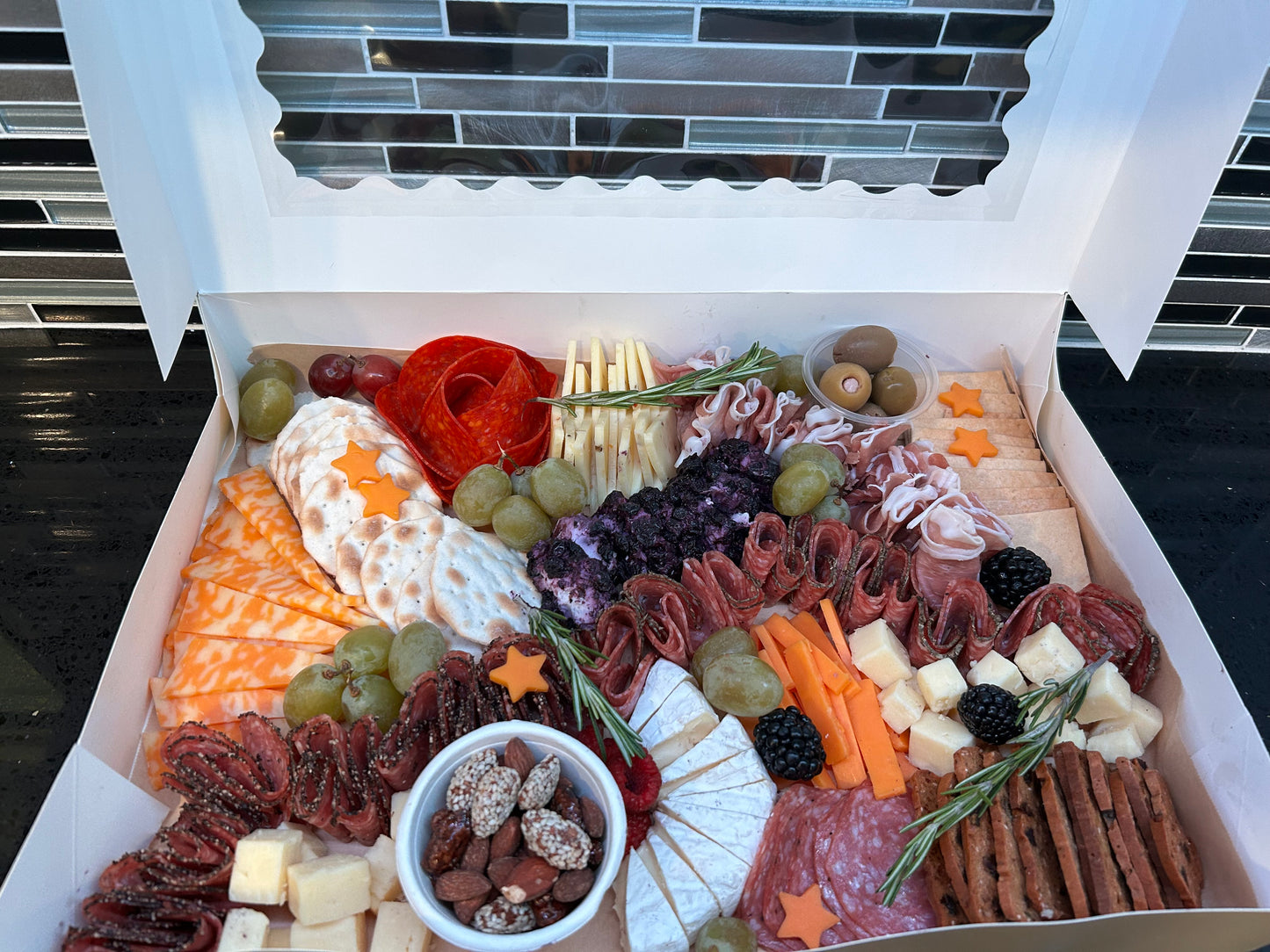 Large Classic (serves 8-11)