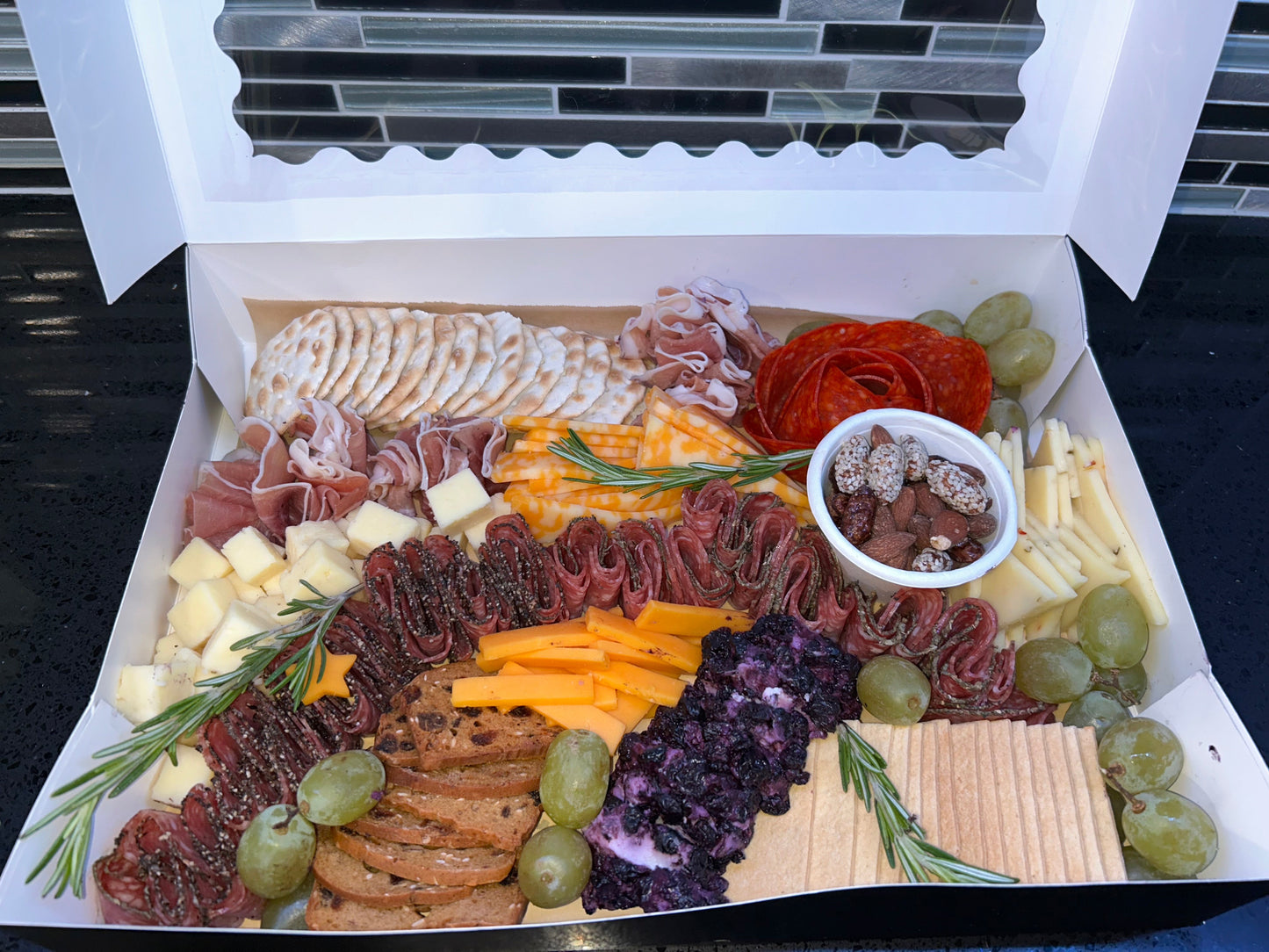 Medium Classic (serves 5-8)